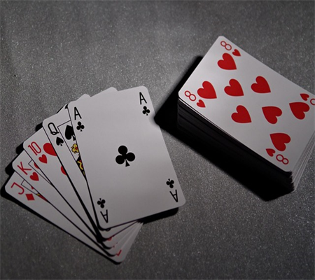 Chiến Lược Đặt Cược Thăm Dò Sông Texas Hold'em